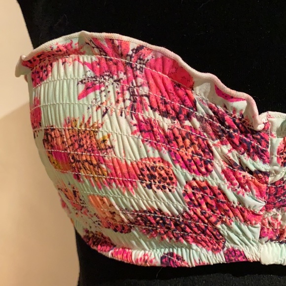 Strapless Bikini Top…EUC!!! - Picture 2 of 5